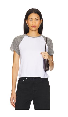 Britt Color Block Tee in . Size M, S, XS - perfectwhitetee - Modalova
