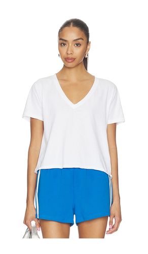 Crispy Cotton V Neck Tee in . Taglia M. Also in L - perfectwhitetee - Modalova