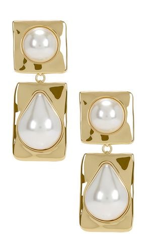 Savannah Pearl Drop Earring in - retrofete - Modalova