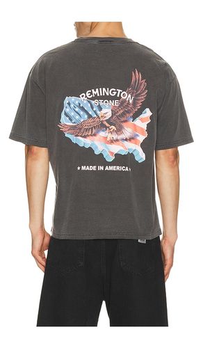 Eagle Tee in . Taglia S. Also in M, L, XXL/2X, XS - Remington Stone - Modalova