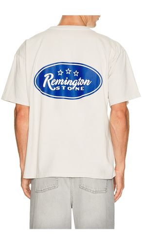Bronco Tee in . Size S. Also in M, L, XL/1X - Remington Stone - Modalova