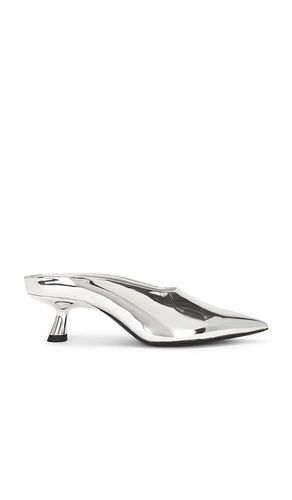 Chrome Pointed Gala Mule in . Size 37, 38, 39, 40 - SIMONMILLER - Modalova