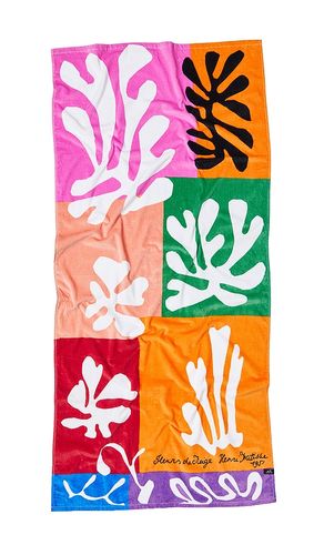 Snow Flowers Towel in - Slowtide - Modalova