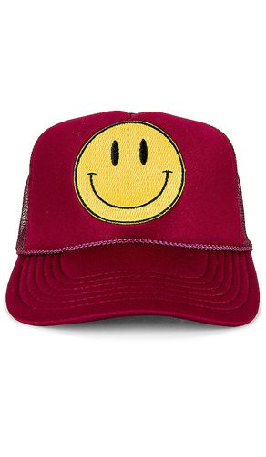 Smiley Hat in - Friday Feelin - Modalova