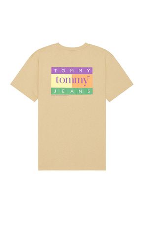 Camiseta en color bronce talla L en - Tan. Talla L (también en M, S, XL/1X, XS) - Tommy Jeans - Modalova
