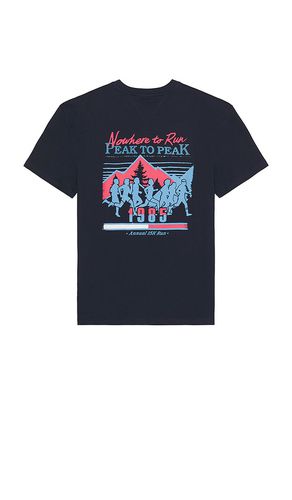 Outdoors Novelty Tee in . Size M, S, XL/1X - Tommy Jeans - Modalova