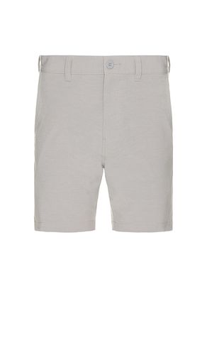 Tech chino short en color gris claro talla 32 en - Light Grey. Talla 32 (también en 36) - TravisMathew - Modalova