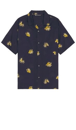 Casino Holiday Button Down Shirt in . Taglia L, S - TravisMathew - Modalova