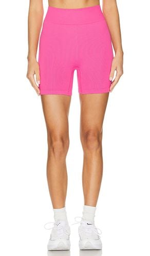 Shorts de canalé sin costuras en color rosado talla L en - Pink. Talla L (también en M, S) - THE UPSIDE - Modalova