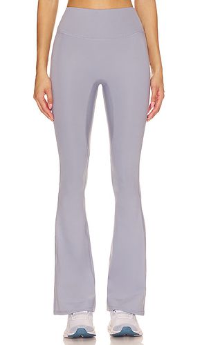 Pantalón callista en color gris talla L en - Grey. Talla L (también en M, S, XL) - WellBeing + BeingWell - Modalova