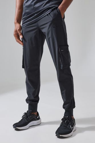 Man Active Gym Deep Rib Tech Cargo Pant - - S - boohooMAN - Modalova