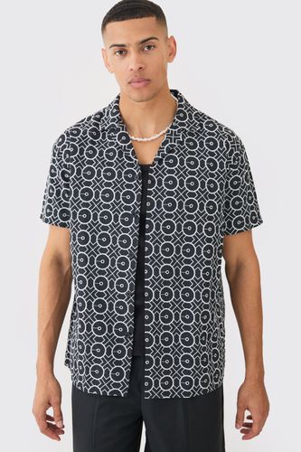 Short Sleeve Revere Oversized Embroidered Geo Shirt - - M - boohooMAN - Modalova