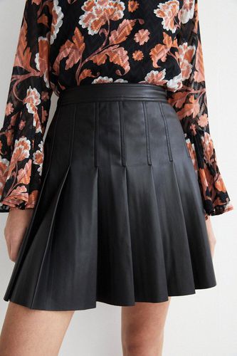 Womens Faux Leather Mini Knife Pleat Skirt - - 10 - Warehouse - Modalova