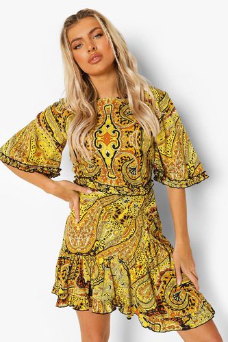 Womens Chain Print Ruffle Tea Dress - - 10 - boohoo - Modalova