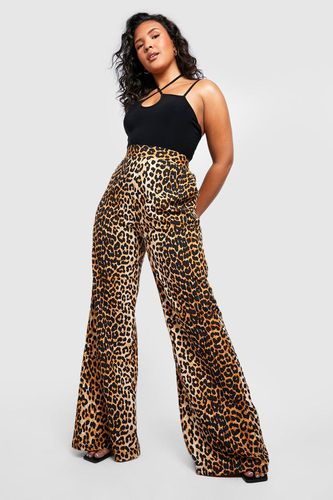Womens Plus Leopard Print Woven Wide Leg Trousers - - 18 - boohoo - Modalova
