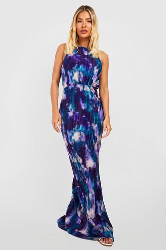 Womens Abstract Plisse Halterneck Maxi Dress - - 8 - boohoo - Modalova