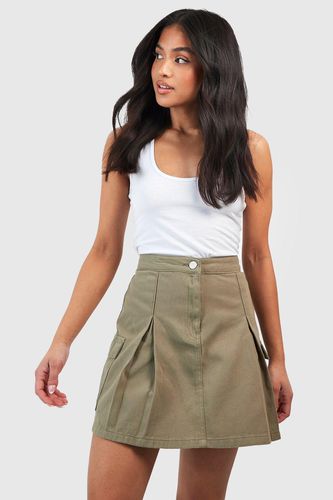 Womens Petite Cargo Denim Mini Skirt - - 12 - boohoo - Modalova