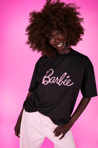 Womens Barbie Slogan Printed Oversized T-shirt - - 18 - boohoo - Modalova