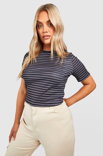 Womens Plus Crew Neck Thin Stripe Fitted T-shirt - - 18 - boohoo - Modalova