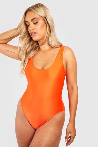 Womens Plus Basic Scoop Neck Swimsuit - - 28 - boohoo - Modalova