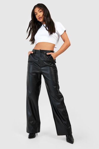 Womens Petite Leather Look Relaxed Fit Straight Leg Trousers - - 10 - boohoo - Modalova