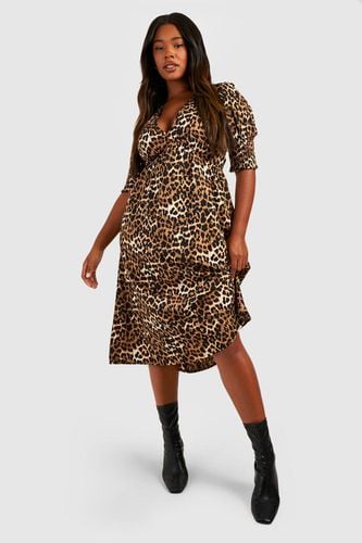Womens Plus Leopard Shirred Cuff Midi Dress - - 16 - boohoo - Modalova