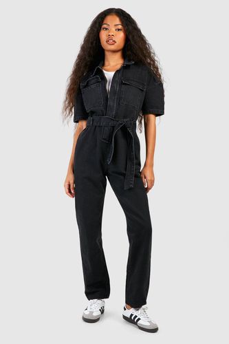 Womens Petite Denim Short Sleeve Belted Boilersuit - - 12 - boohoo - Modalova