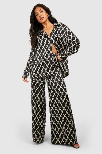 Womens Petite Mono Tile Print Wide Leg Trouser - - 8 - boohoo - Modalova