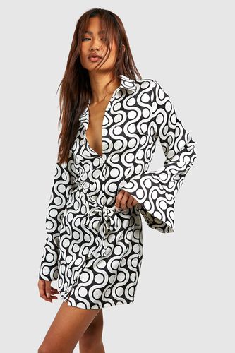 Womens Tall Abstract Wide Sleeve Satin Shirt Dress - - 12 - boohoo - Modalova