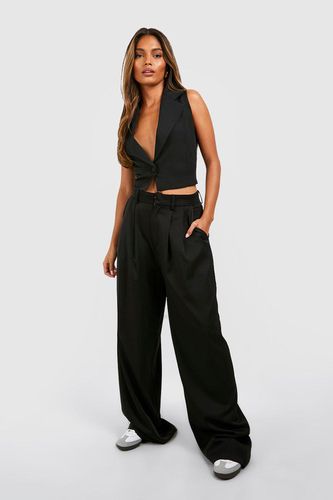 Womens Tailored Relaxed Fit Pleated Wide Leg Trousers - - 10 - boohoo - Modalova