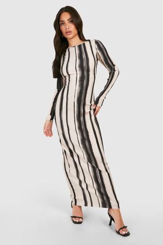 Womens Petite Abstract Stripe Plisse Maxi Dress - - 10 - boohoo - Modalova