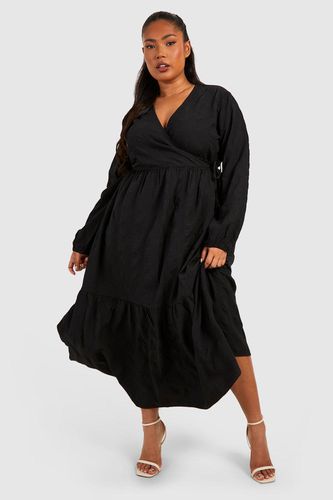 Womens Plus Textured Wrap Midi Smock Dress - - 20 - boohoo - Modalova