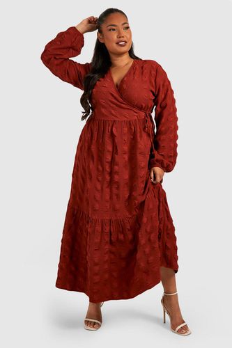 Womens Plus Textured Wrap Midi Smock Dress - - 18 - boohoo - Modalova