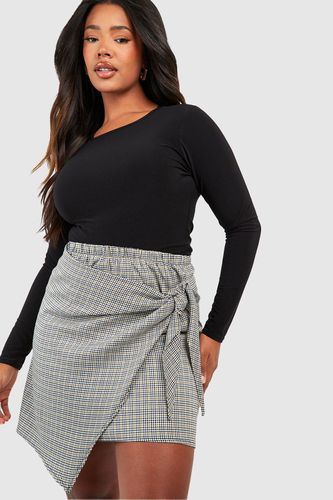 Womens Plus Checked Wrap Detail Mini Skirt - - 22 - boohoo - Modalova