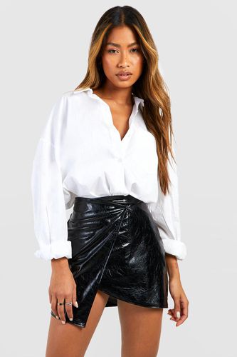 Womens Textured Vinyl Wrap Mini Skirt - - 10 - boohoo - Modalova