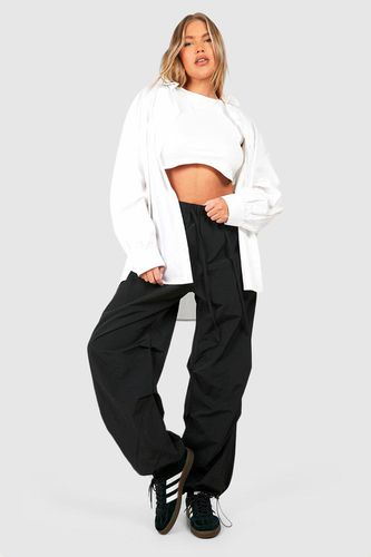Womens Plus Nylon Ruched Detail Cargo Trousers - - 18 - boohoo - Modalova