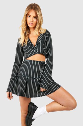 Womens Crepe Pinstripe Boxy Blazer & Pleated Mini Skirt - - 10 - boohoo - Modalova