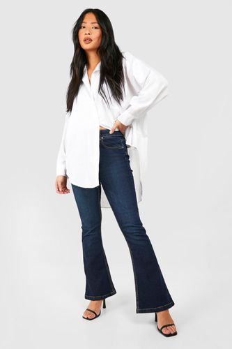 Womens Petite Basics Flared Jeans - - 10 - boohoo - Modalova