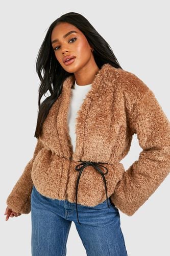Womens Teddy Faux Fur Belt Detail Crop Jacket - - 10 - boohoo - Modalova