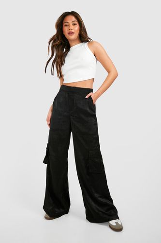 Womens Satin Wide Leg Cargo Trousers - - 14 - boohoo - Modalova