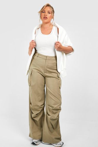Womens Plus Ruched Detail Cargo Trouser - - 18 - boohoo - Modalova