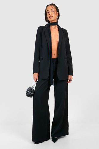Womens Tailored Pleat Front Straight Leg Trousers - - 14 - boohoo - Modalova