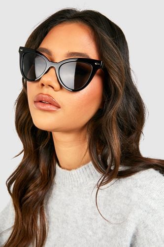 Womens Frame Cat Eye Sunglasses - One Size - boohoo - Modalova
