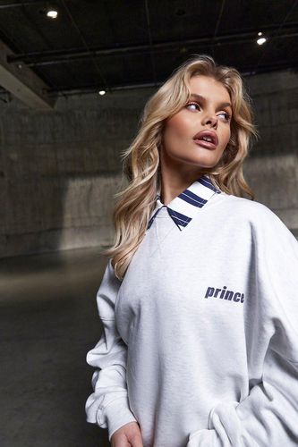 Womens Prince Printed Oversized Sweatshirt - - 18 - boohoo - Modalova