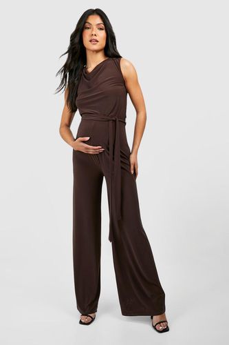 Womens Maternity Cowl Neck Slinky Belted Jumpsuit - - 12 - boohoo - Modalova