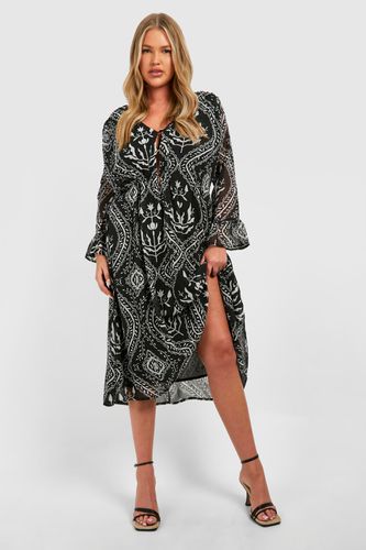 Womens Plus Woven Paisley Print Frill Sleeve Midi Dress - - 16 - boohoo - Modalova