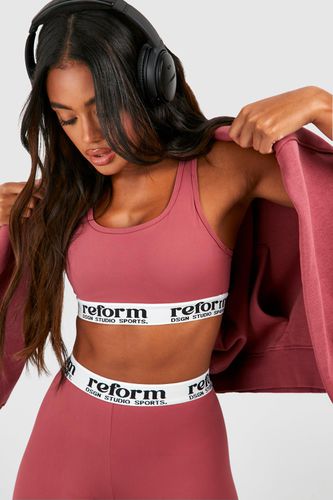 Womens Premium Sculpt Reform Tape Detail Sports Bra - - XS - boohoo - Modalova