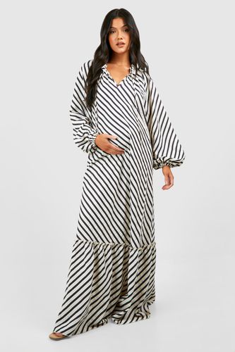 Womens Maternity Textured Stripe Midaxi Dress - - 10 - boohoo - Modalova