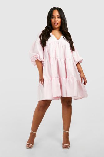 Womens Plus Poplin V Neck Tiered Smock Dress - - 20 - boohoo - Modalova