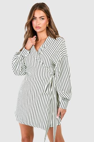 Womens Stripe Wrap Belted Shirt Dress - - 10 - boohoo - Modalova